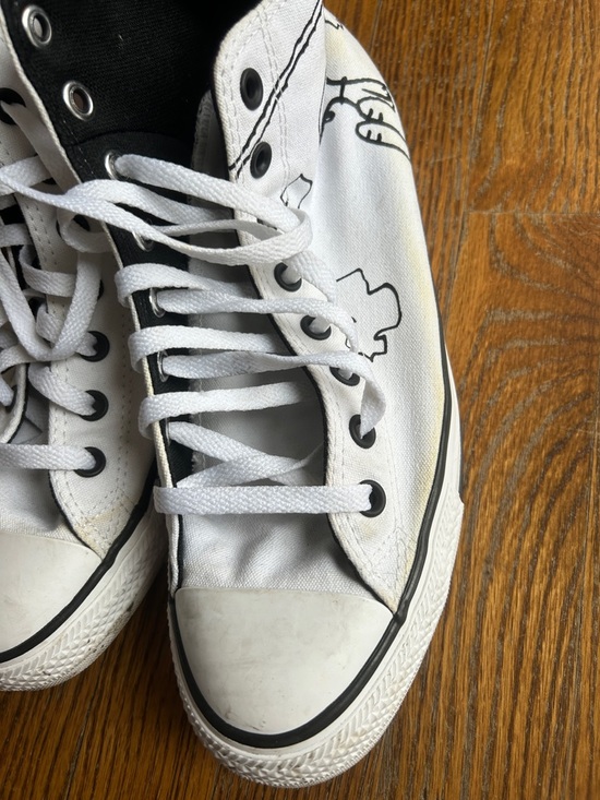 Converse White High-Top Sneakers with Snoopy & Woodstock Art - Picture 6 of 7
